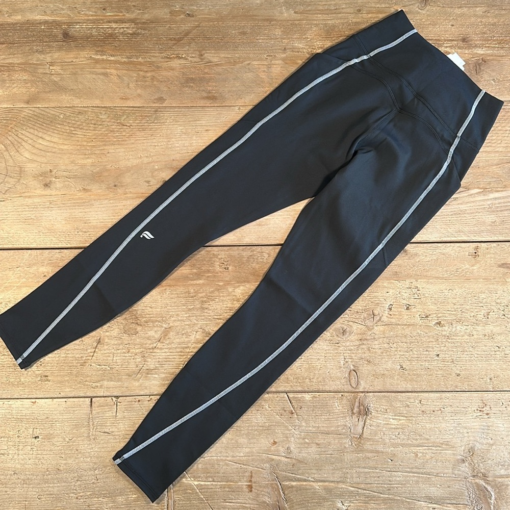 NWT- Fabletics PureLuxe HW Pocket Full length Legging -BLACK/CLASSIC WHITE (27”) - Picture 8 of 10